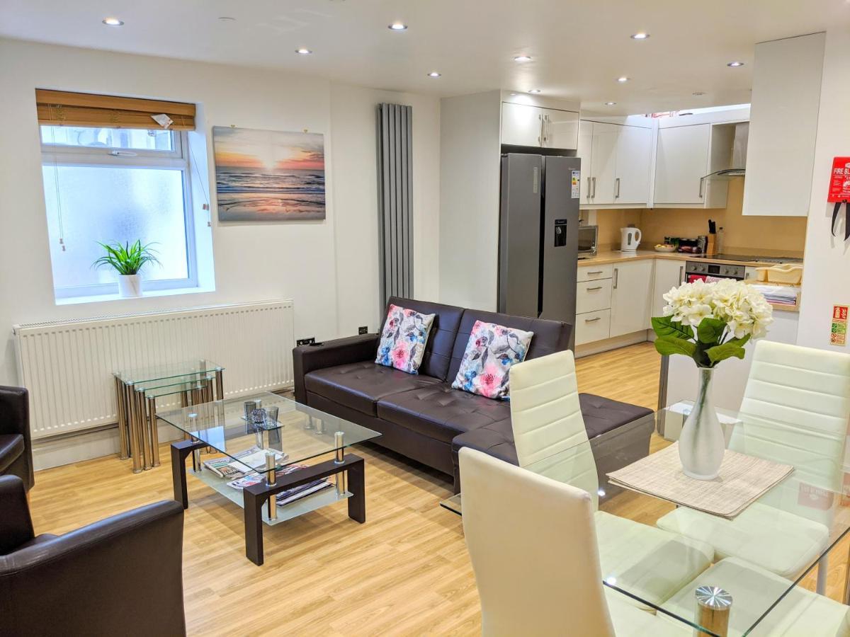 Spacious 2-Bed Apartment In Central Kingston Near Richmond Park Kingston upon Thames  Kültér fotó